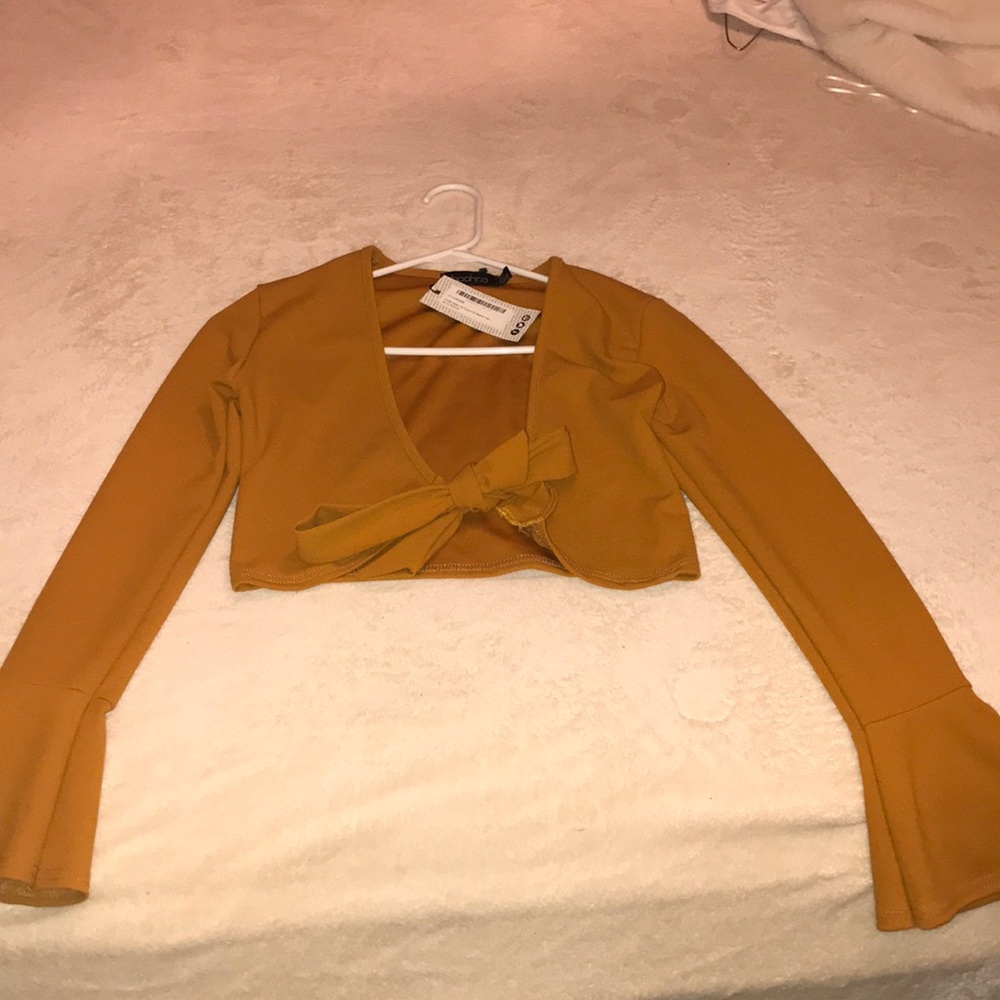 Tie front frill sleeve crop top